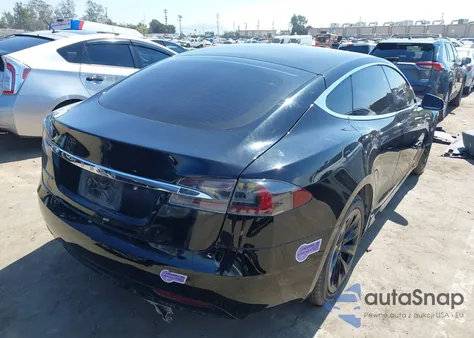 2018 Tesla Model S 100D/75D/P100D z USA, uszkodzony, nr VIN 5YJSA1E25JF281463
